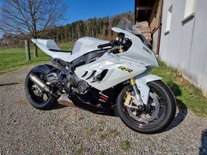 BMW S1000RR – TOP-ZUSTAND FÜR RENNSTRECKE INKL. ORIGINALTEIL