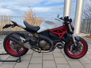 DUCATI MONSTER 821