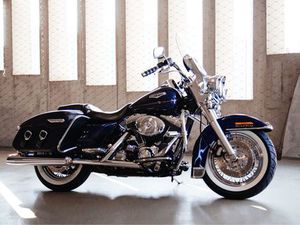 HARLEY-DAVIDSON ROAD KING, TOP ZUSTAND, JG 2000, BLAU!