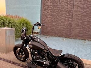 HARLEY DAVIDSON SOFTAIL SLIM S 103 TWIN CAM BOBBER