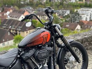 HARLEY DAVIDSON STREET BOB 114 MIT JEKILL AND HYDE