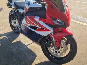 HONDA CBR 1000 RR FIREBLADE – TOP GEPFLEGT – FRISCH AB MFK