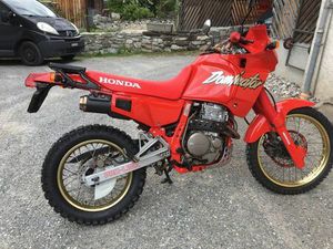 HONDA NX 650 DOMINATOR MIT VETERANENEINTRAG