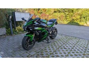 KAWASAKI H2 SX SE, GEPFLEGT MIT VIELEN FEATURES