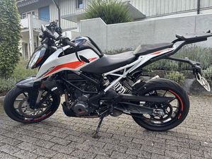 KTM DUKE 390 2022