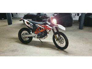 KTM 690 ENDURO R MIT ABS UND AKRAPOVIC
