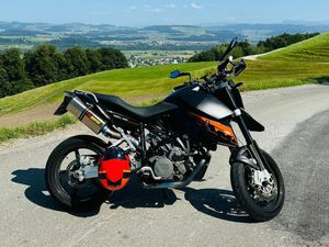 KTM 990 SUPERMOTO - WIE NEU!! AKRAPOVIC SOUND