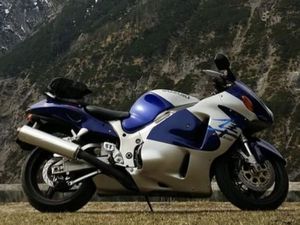 SUZUKI GSX1300R HAYABUSA