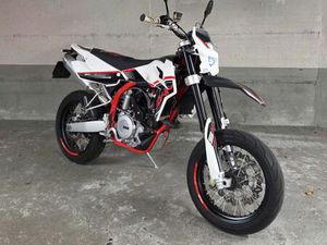 SUPERMOTO - SWM SM 500R 35KW