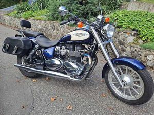 TRIUMPH AMERICA 865 CC KLASSISCHER CRUISER MIT CHARAKTER