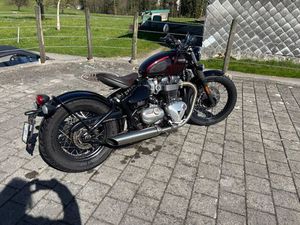TRIUMPH BONNEVILLE 1200 BOBBER
