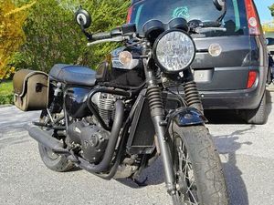 TRIUMPH BONNEVILLE T100 BLACK EDITION
