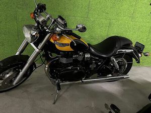 TRIUMPH SPEEDMASTER 800