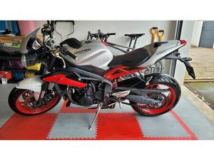 WINTER SALE! TRIUMPH STREET TRIPLE RX - SPECIAL EDITION!