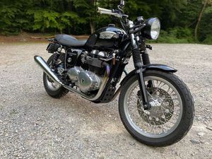 TRIUMPH THRUXTON 900 CARB