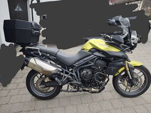TRIUMPH TIGER 800 / 45'000KM / TOPCASE / KOFFERTRÄGER