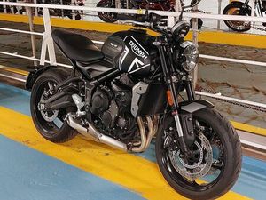 TRIUMPH TRIDENT 660