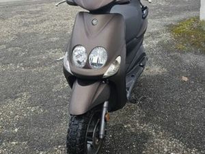 YAMAHA YN50FU ( NEO'S ) 2015 JAHRGANG ( GELBE NUMMER )