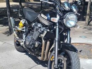 YAMAHA XJR 1300,TOP ZUSTAND, FRISCH AB MFK, BJ 2011, SCHWARZ