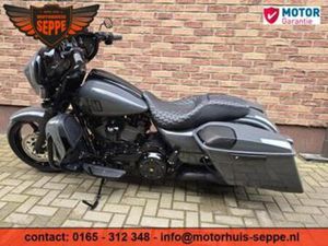 HARLEY-DAVIDSON STREET GLIDE CVO FLHXE M 8. (BJ 2017) 40,000 — MOTOREN | HARLEY-DAVIDSON — MARKTPLAATS