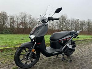E-SCOOTER SUPER SOCO 90KM/H MODELL MIT 45KM/H DROSSEL INKLUSIVE