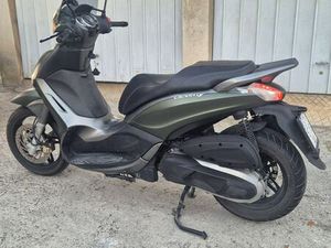 PIAGGIO BEVERLY 350 CM3, 2016 GOD.