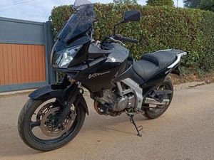 SUZUKI DL 650 V-STROM FAIBLE KILOMÉTRAGE CT VIERGE