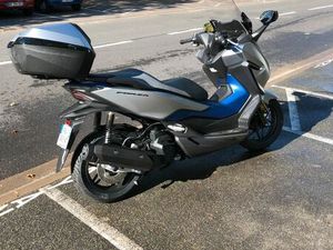 SCOOTER HONDA FORZA 125 AVEC TOP BOX