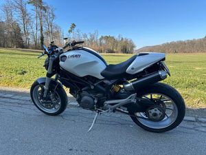 DUCATI MONSTER 1100