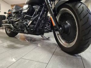 HARLEY DAVIDSON FATBOY FLSTFBS NUR 3800KM BAUJ 2017