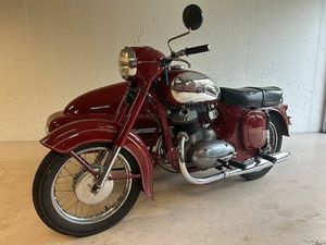 NEUWERTIGES MOTORRAD JAWA 250 MIT VELOREX SEITENWAGEN