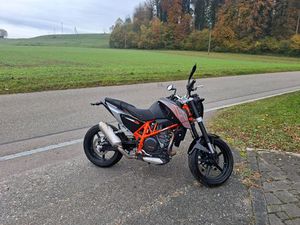 KTM 690 DUKE