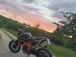 KTM 690 DUKE R