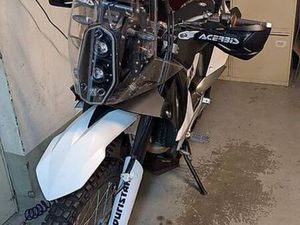 KTM 690 ENDURO MIT REBELX RALLY-AUFBAU