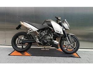 KTM 990 SUPERDUKE ROTTWEILER