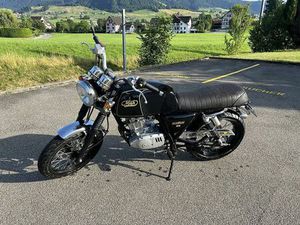 MASH BLACK SEVEN 125 CC WENIG KILOMETER