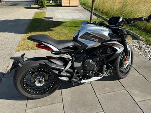 MV AGUSTA DRAGSTER 800 RR SCS – TOP GEPFLEGT, ERST 5’300 KM