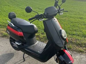 NIU NGT ELEKTROROLLER 70KM/H (AB 16J.)