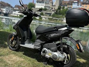 ROLLER PIAGGIO TYPHOON 125 MIT EXTRAS (ZUBEHÖR )