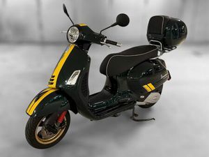 PIAGGIO VESPA GTS 125 - RACING SIXTIES MIT ZUBEHÖR