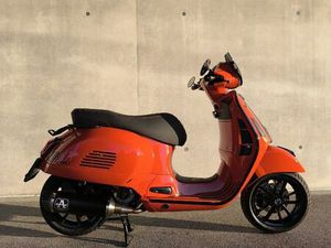 VESPA GTS 300 SUPERSPORT, BJ. 2024, ORANGE