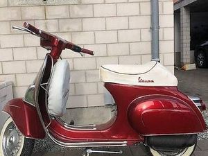 VESPA SPEZIAL 50 MIT VETERAN UND ZWEI MOTOREN