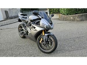 TRIUMPH DAYTONA 675