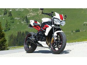 TRIUMPH STREET TRIPLE R, 675 CC