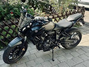 YAMAHA MT 07 (TIEFERGELEGT)