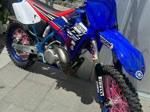 YAMAHA YZ 250 CROSSMASCHINE, GUTERZUSTAND,