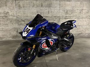 YAMAHA R1 2018