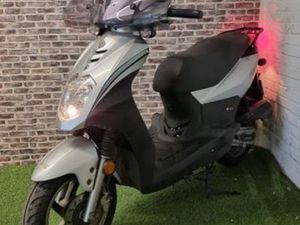 ZEER NETTE SYM ORBIT 2 SNORSCOOTER 2014! — SCOOTERS | SYM — MARKTPLAATS