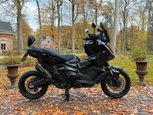 HONDA X-ADV 750 CUSTOM BLACK. 2025 FULL OPTIONS — MOTOREN | HONDA — MARKTPLAATS