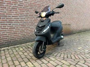 PIAGGIO ZIP BROM — SCOOTERS | PIAGGIO — MARKTPLAATS